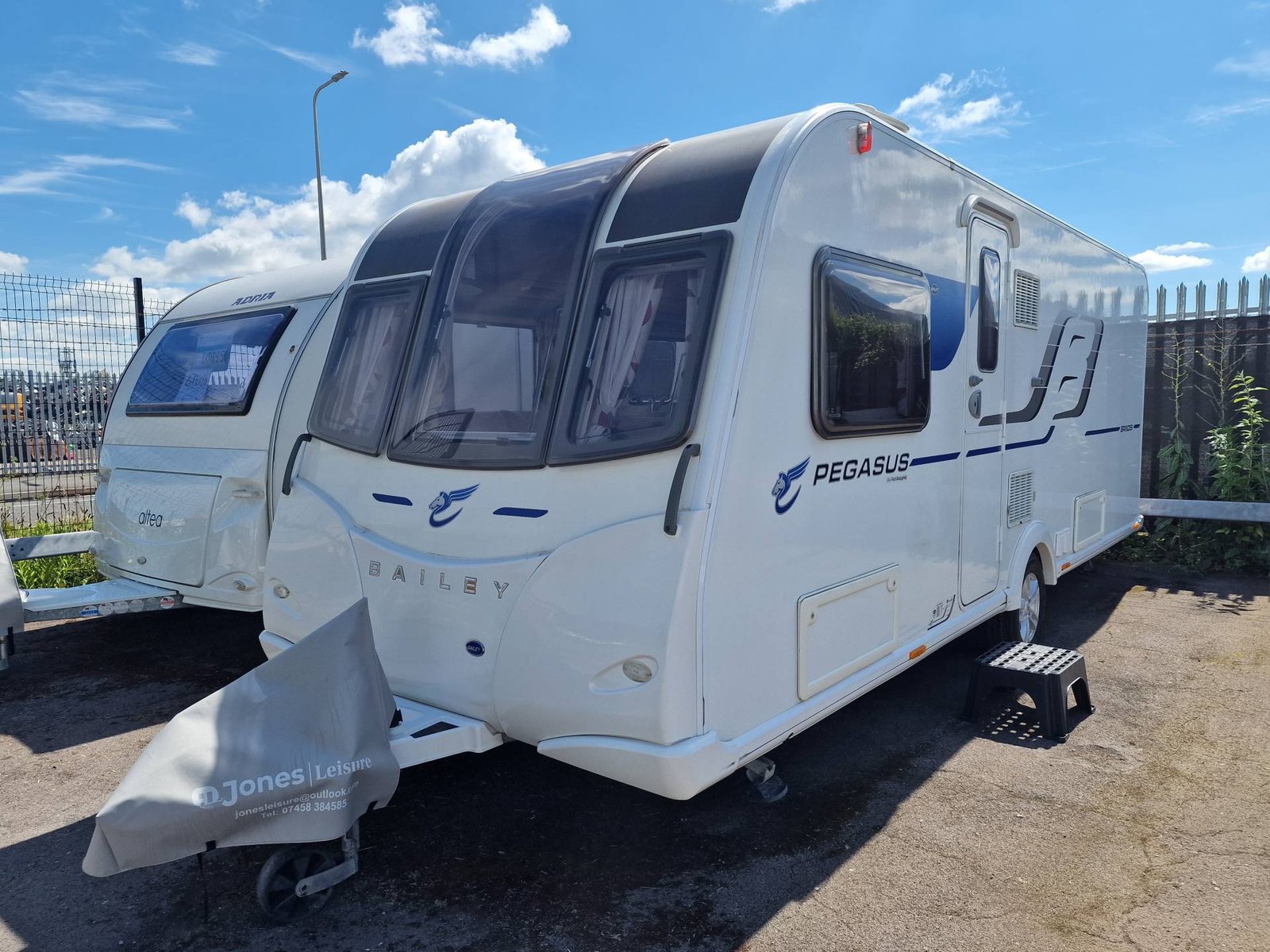 Swift Archway Sport 21/4FB 2014 Fixed Bed 4 Berth